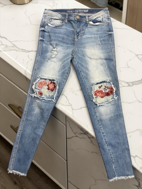 Vanilla Star Denim - Vanilla Star Mid Rise Skinny Jeans Womens Floral Embroidered Distressed
